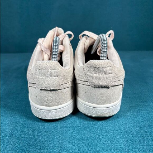 Size 7.5 - Women’s Nike Court Visión Low - Picture 2 of 9